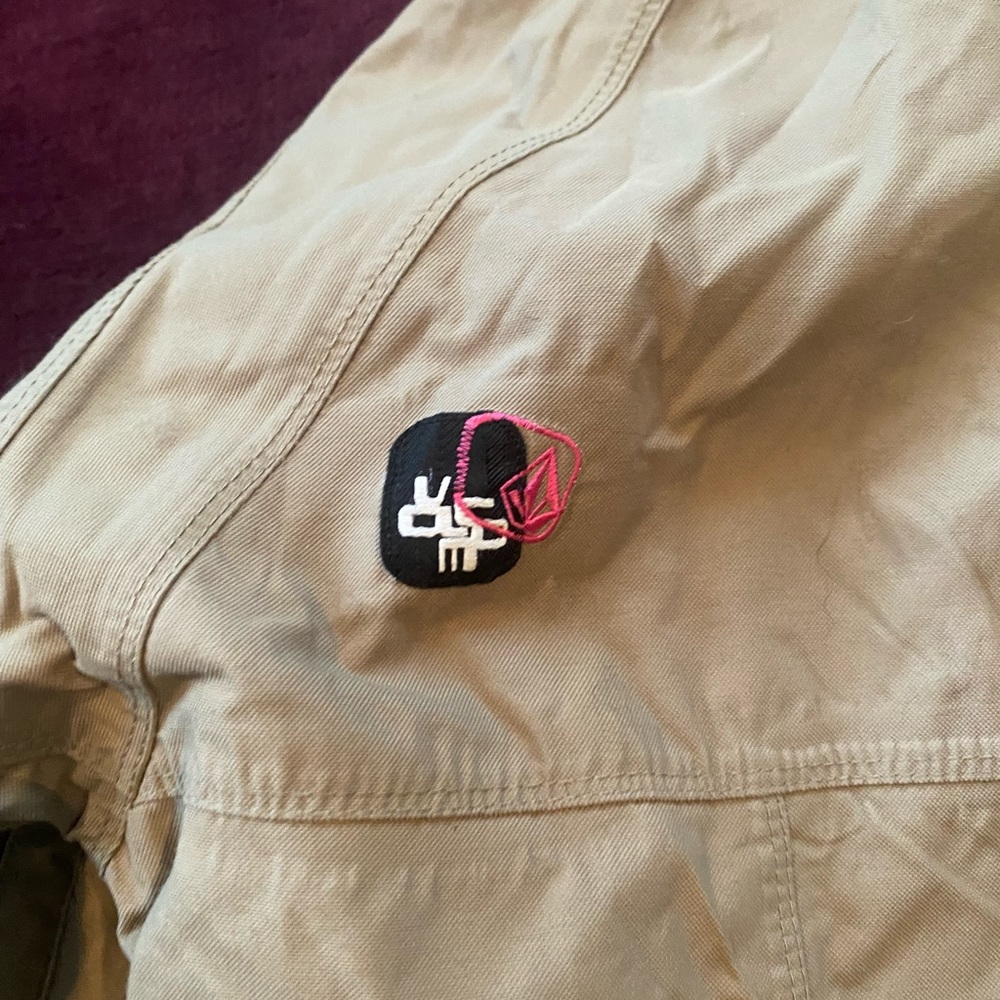 Volcom Snowboard Jacket - Picture 4 of 6